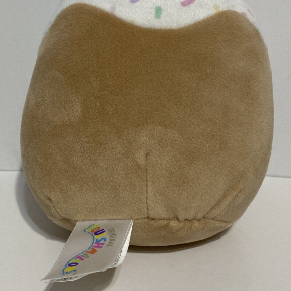 Squishmallows Mystery Scented Squad Chanel Cinnamon Roll Sprinkles 5" Plush Toy - Picture 5 of 10